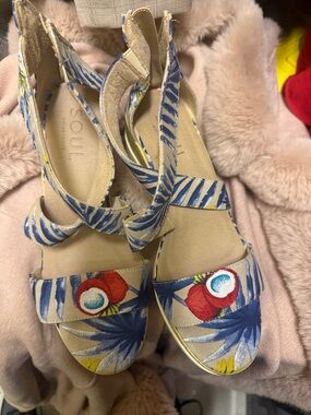 SOUL Naturalizer Blue and Cream Floral Strappy Wedge Sandals